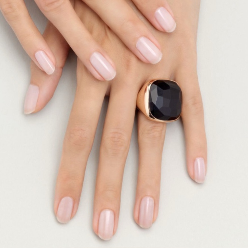 Pomellato Victoria ring in 18 karat rose gold with black jet stone STUNNING RING